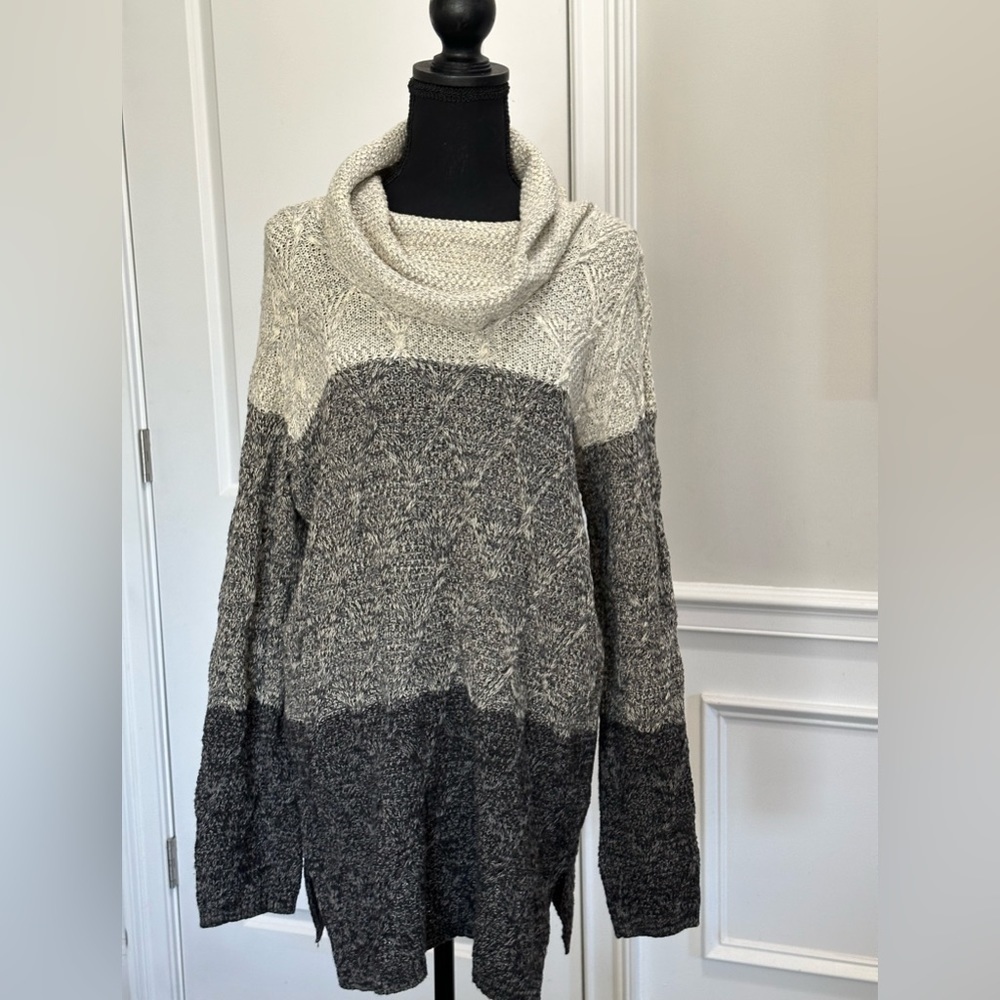 Jeanne Pierre Cowl turtleneck Sweater – Size L